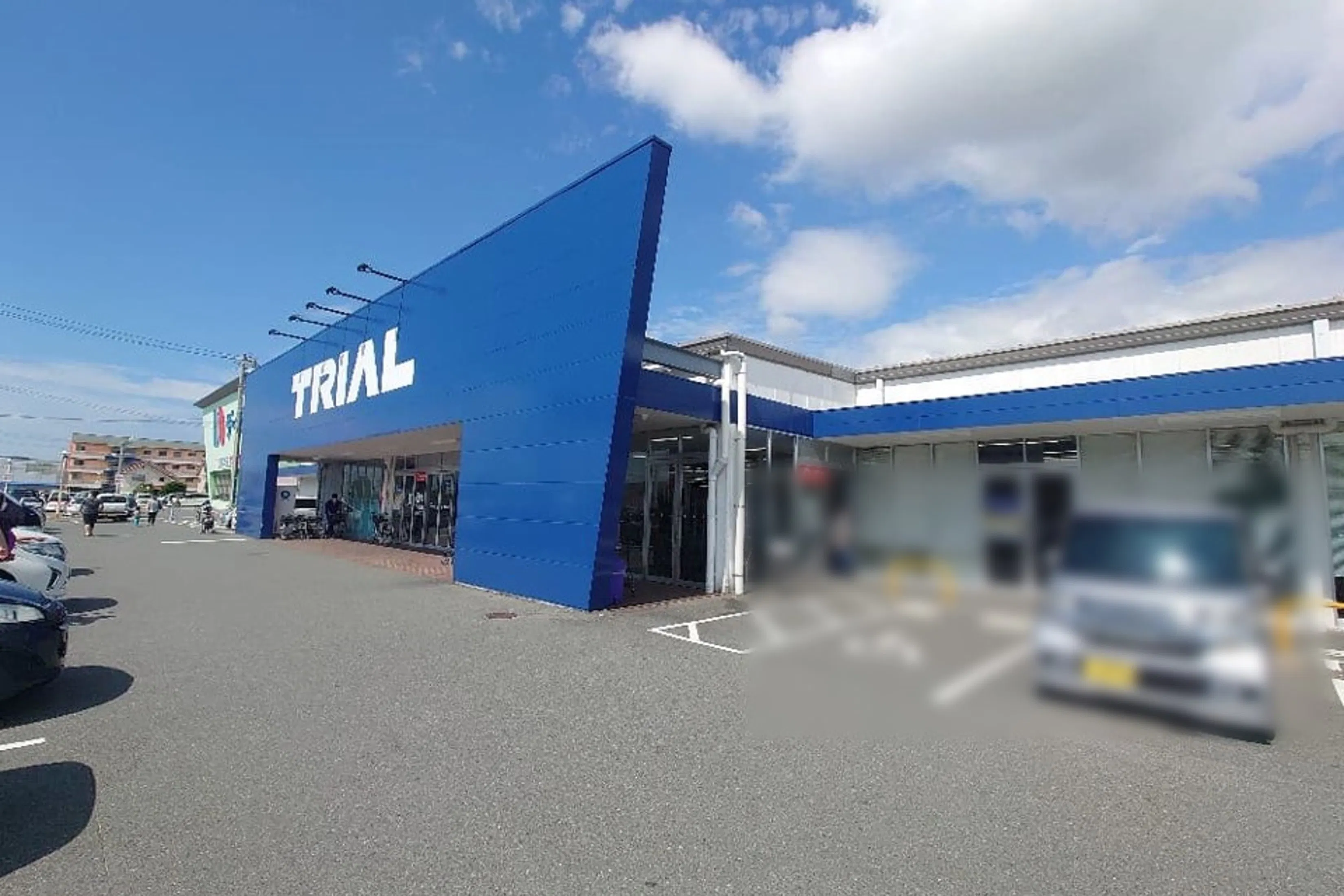【スーパーセンタートライアル防府店】トライアル防府店 PR活動に最適な店内「風除室 スペース」
