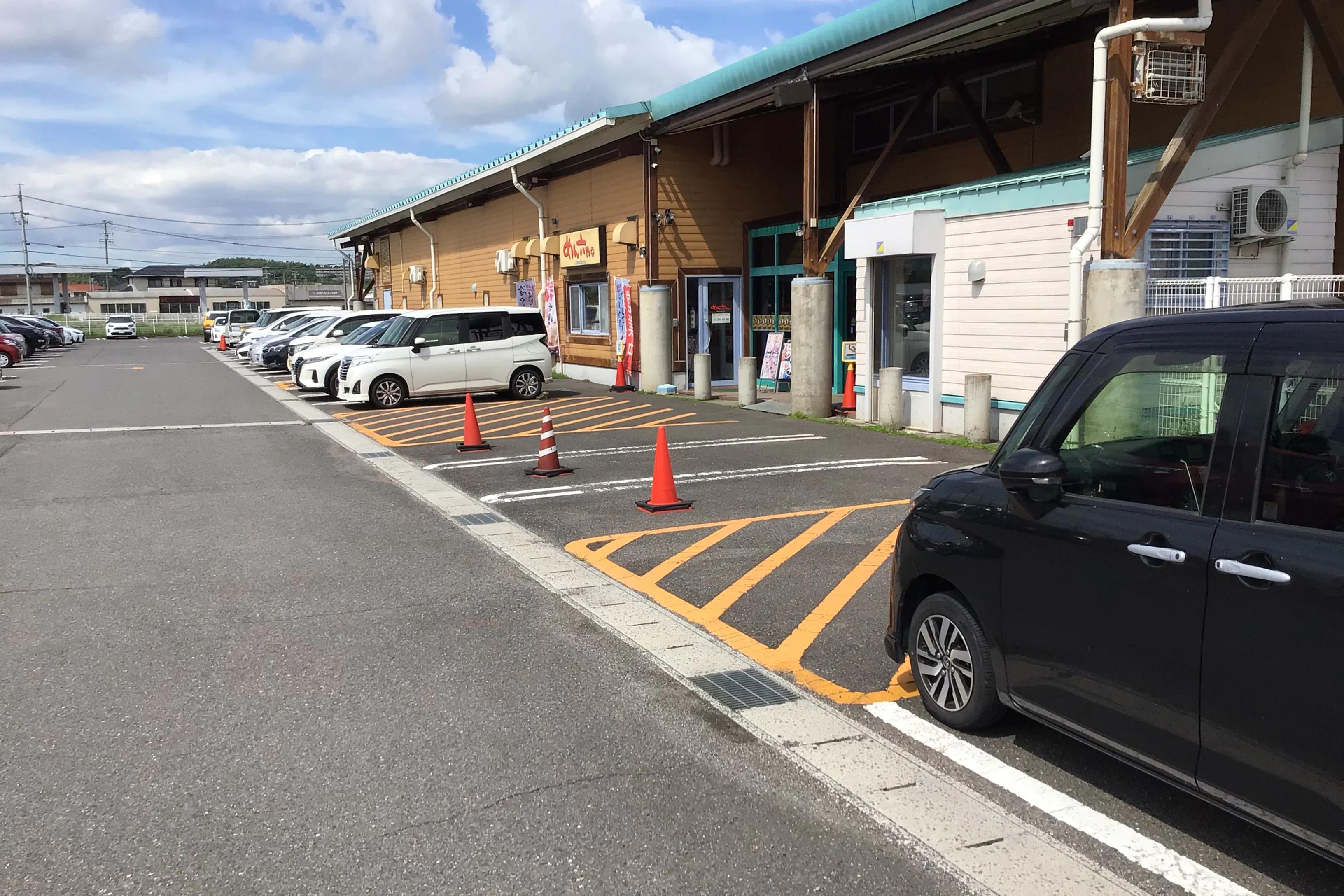 【ダイナム三重芸濃店】キッチンカーや各種プロモーションイベントに最適なアミューズメント施設のイベントスペース