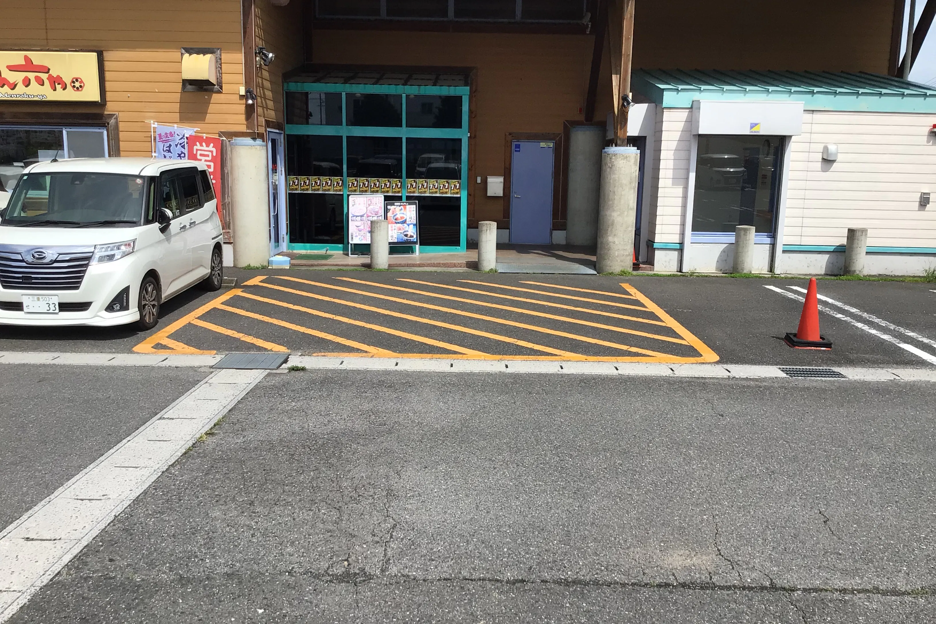 【ダイナム三重芸濃店】キッチンカーや各種プロモーションイベントに最適なアミューズメント施設のイベントスペース