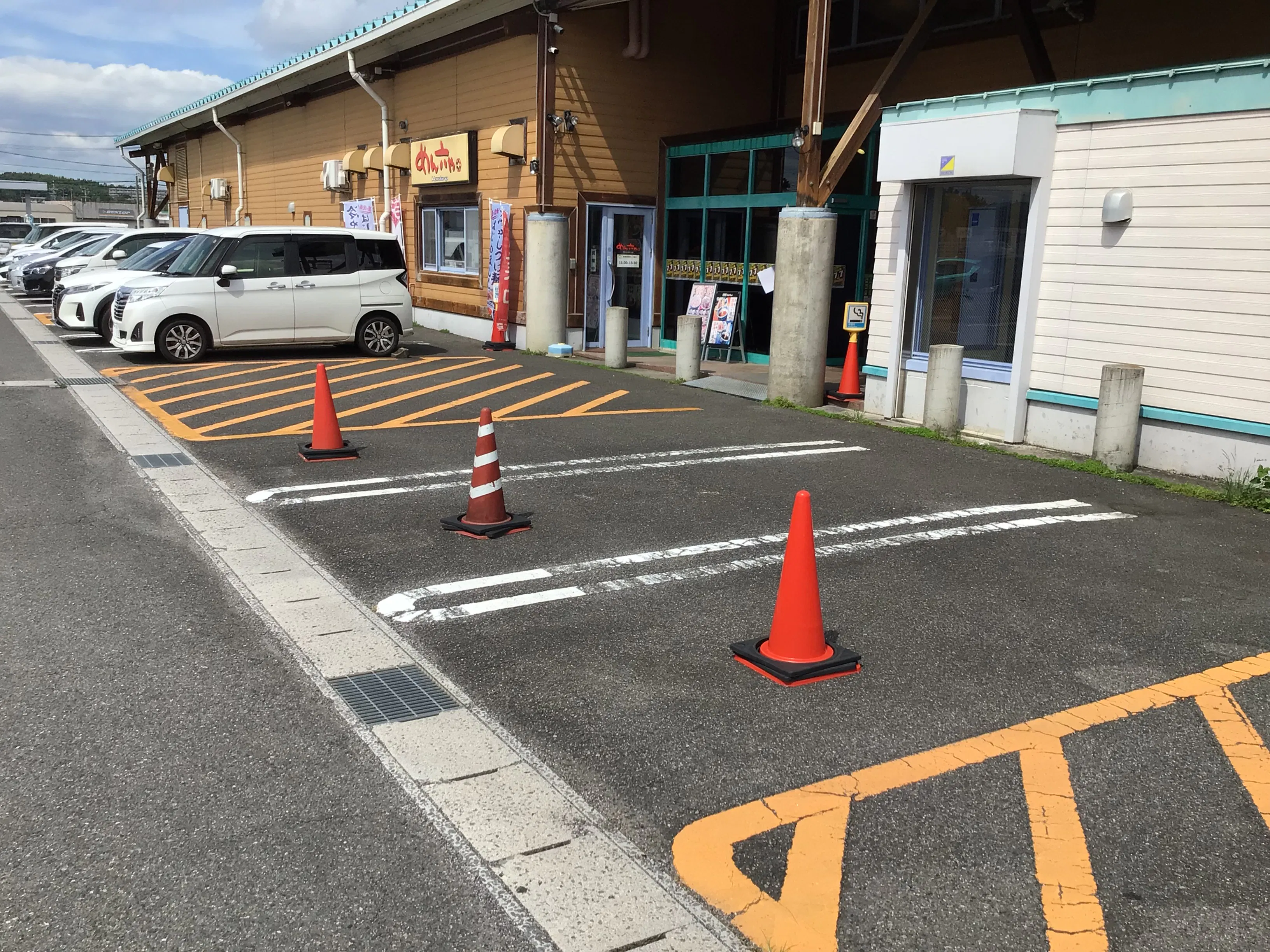 【ダイナム三重芸濃店】キッチンカーや各種プロモーションイベントに最適なアミューズメント施設のイベントスペース