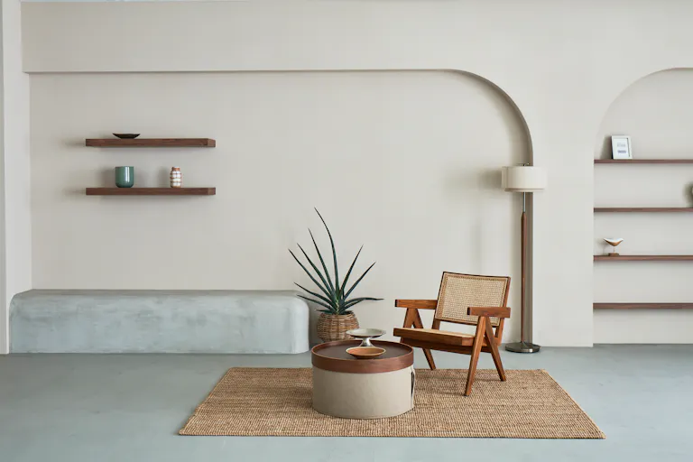 【116StudioAOYAMA】スペース1(ニュアンスのあるグレージュの左官壁)