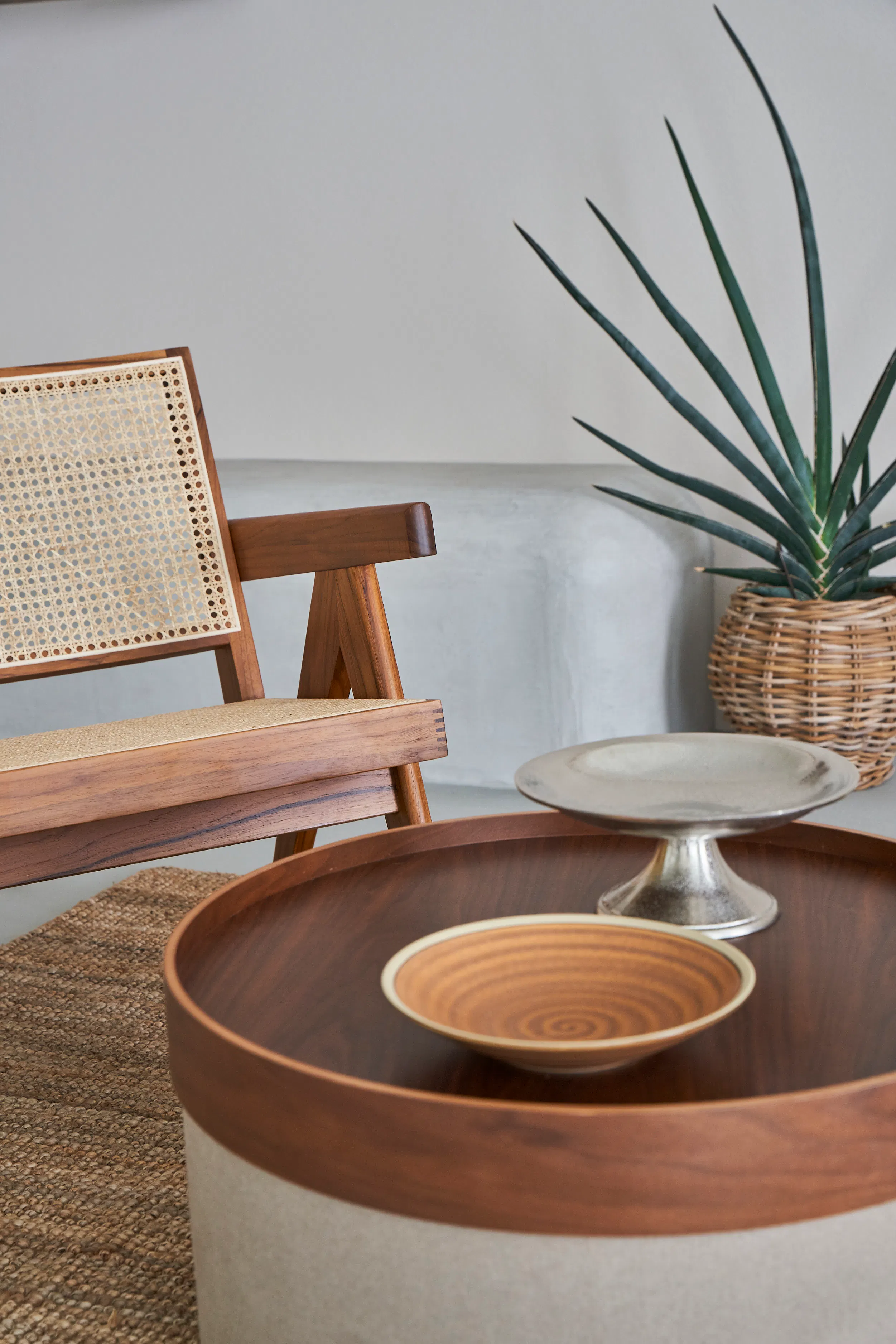 【渋谷駅6分】表参道駅からもアクセス可能!大型窓から自然光が入る洗練空間。アパレルEC・ブランド撮影利用におすすめのハウススタジオ