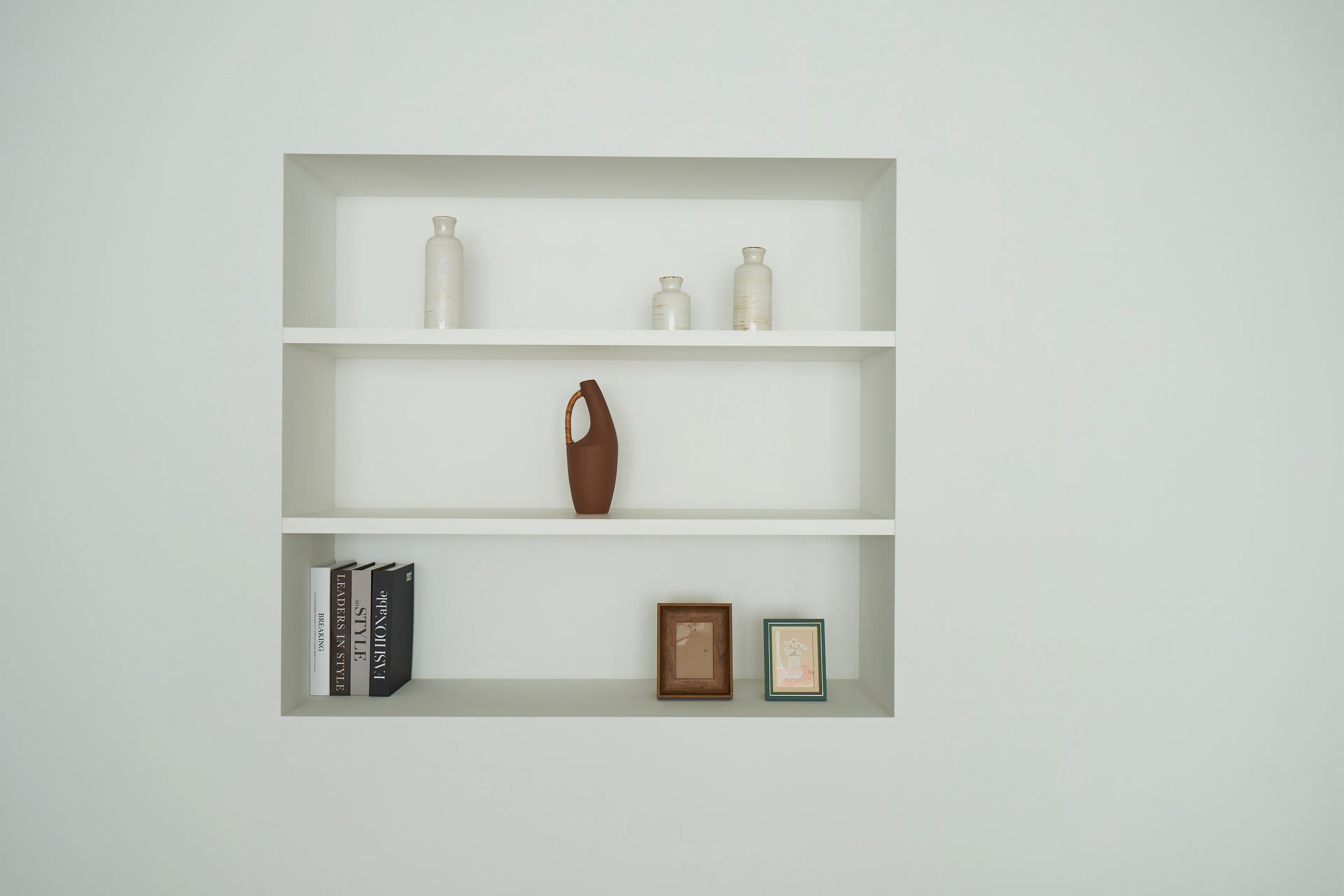 【渋谷駅6分】表参道駅からもアクセス可能!大型窓から自然光が入る洗練空間。アパレルEC・ブランド撮影利用におすすめのハウススタジオ