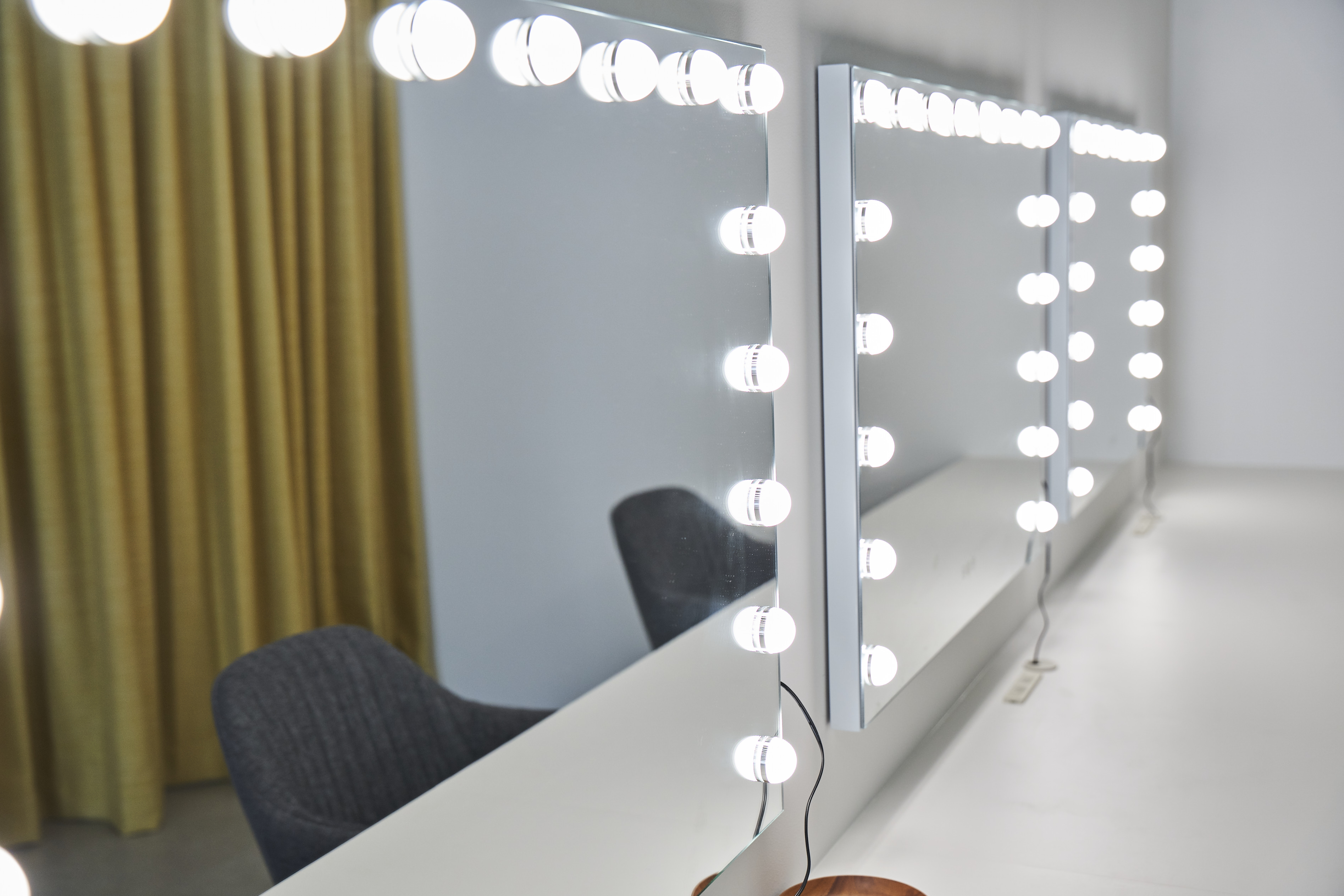 【116StudioAOYAMA】スペース22（照明付きのミラー）