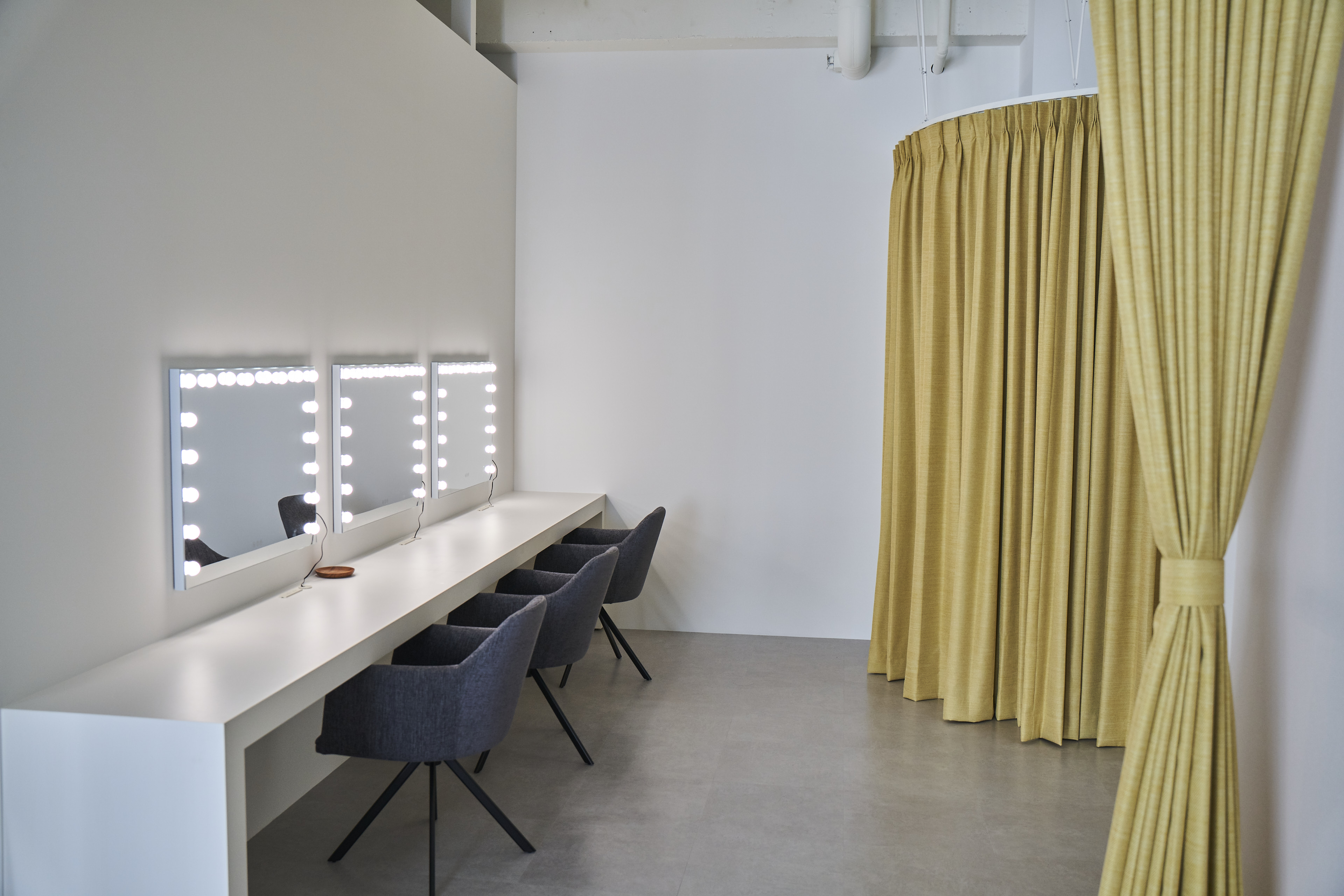 【116StudioAOYAMA】スペース20（メイクルーム奥にはフィッティングスペース）