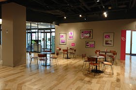 【イオンモールつがる柏】図書館前イベントスペース