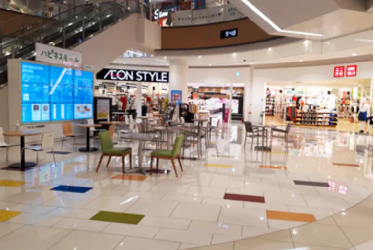 【イオンモール幕張新都心】エキマエコートの画像2