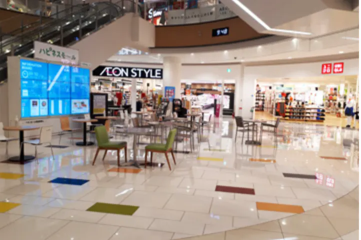 【イオンモール幕張新都心】エキマエコート