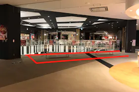 【イオンモール座間】3階ノースコート吹き抜け(zoff前)