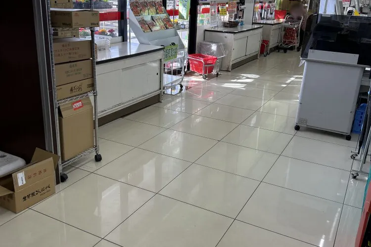 【一号舘桑名駅西】販促プロモーションに最適な入口軒下スペース