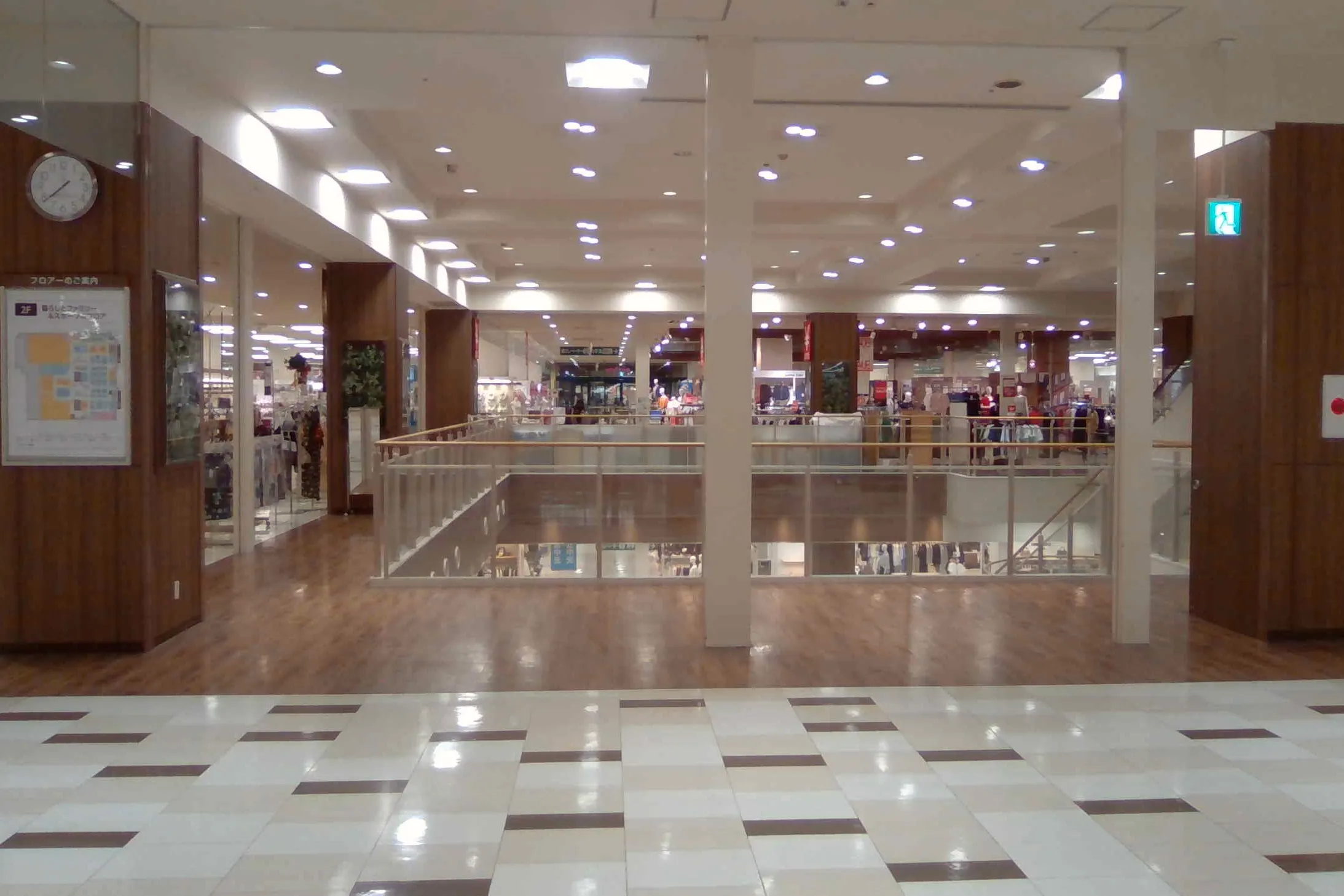 【天満屋ハピータウンポートプラザ店】ダイソー前吹き抜け周り 各種プロモーション、会員獲得イベントに最適な屋内催事イベントスペース