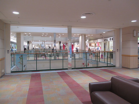 【イオンモール秋田】3F  ライトオン前