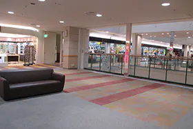 【イオンモール秋田】3F ライトオン前