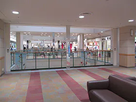 【イオンモール秋田】3F  ライトオン前