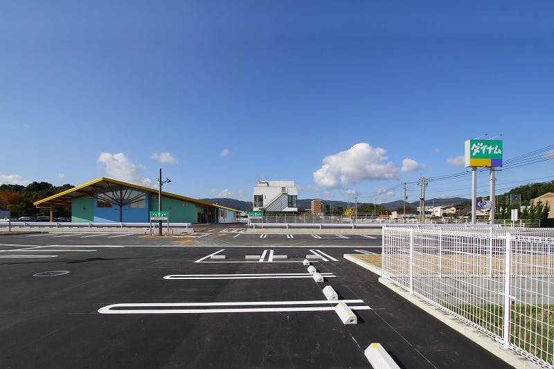 【ダイナム福岡飯塚花瀬店ゆったり館】キッチンカー出店やプロモーションイベントに最適なアミューズメント施設のイベントスペース