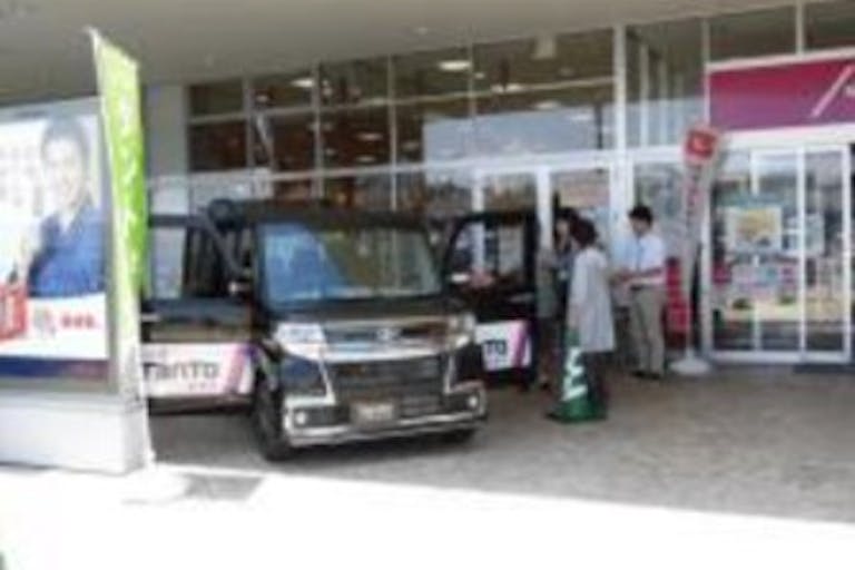 【イオンタウン金沢示野/③サイゼリヤ前】乗用車の車両展示会やプロモーション催事に適した屋外イベントスペース(屋根あり)の画像2