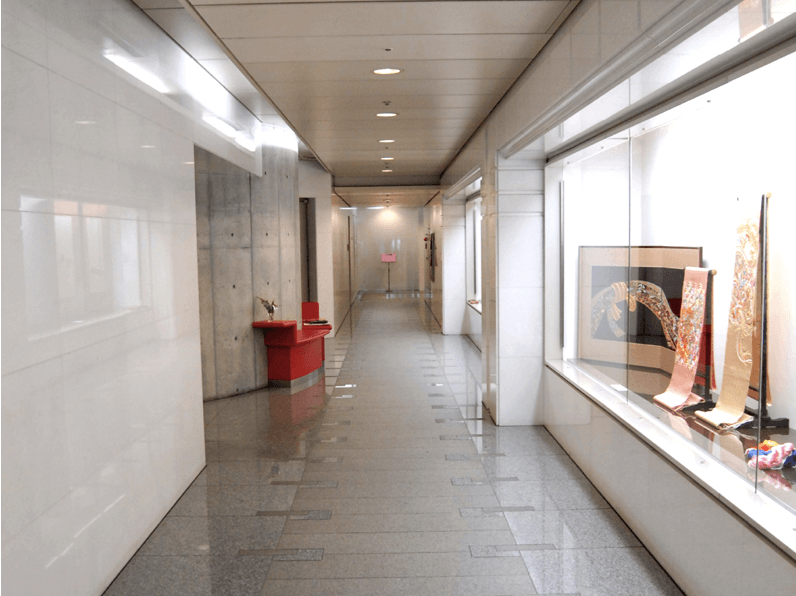 【三越前駅5分】高級感漂う明るい7階貸会議室