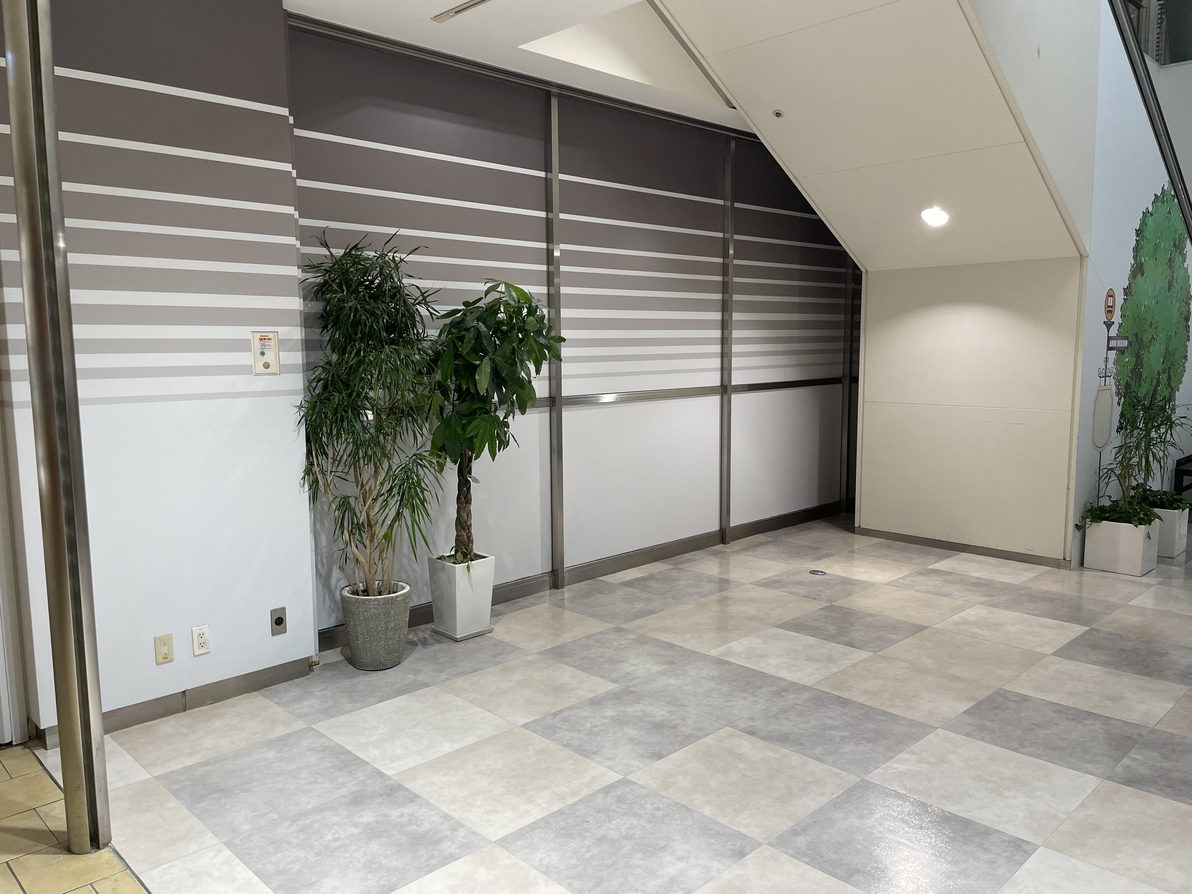 【アミュプラザ鹿児島】食物販のポップアップに最適！B1Fエスカレーター下のイベントスペース