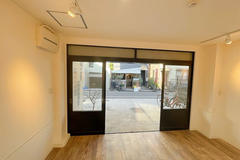 【代々木公園駅5分/代々木八幡駅3分】視認性の高い路面イベントスペース。駅近くの閑静な住宅街にあり各種ポップアップストアや展示会等に最適の画像12