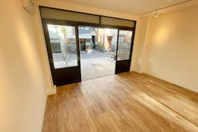 【代々木公園駅5分/代々木八幡駅3分】視認性の高い路面イベントスペース。駅近くの閑静な住宅街にあり各種ポップアップストアや展示会等に最適