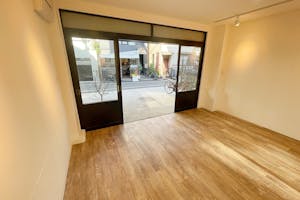 【代々木公園駅5分/代々木八幡駅3分】視認性の高い路面イベントスペース。駅近くの閑静な住宅街にあり各種ポップアップストアや展示会等に最適