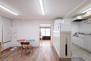 【代々木公園駅5分/代々木八幡駅3分】視認性の高い路面イベントスペース。駅近くの閑静な住宅街にあり各種ポップアップストアや展示会等に最適