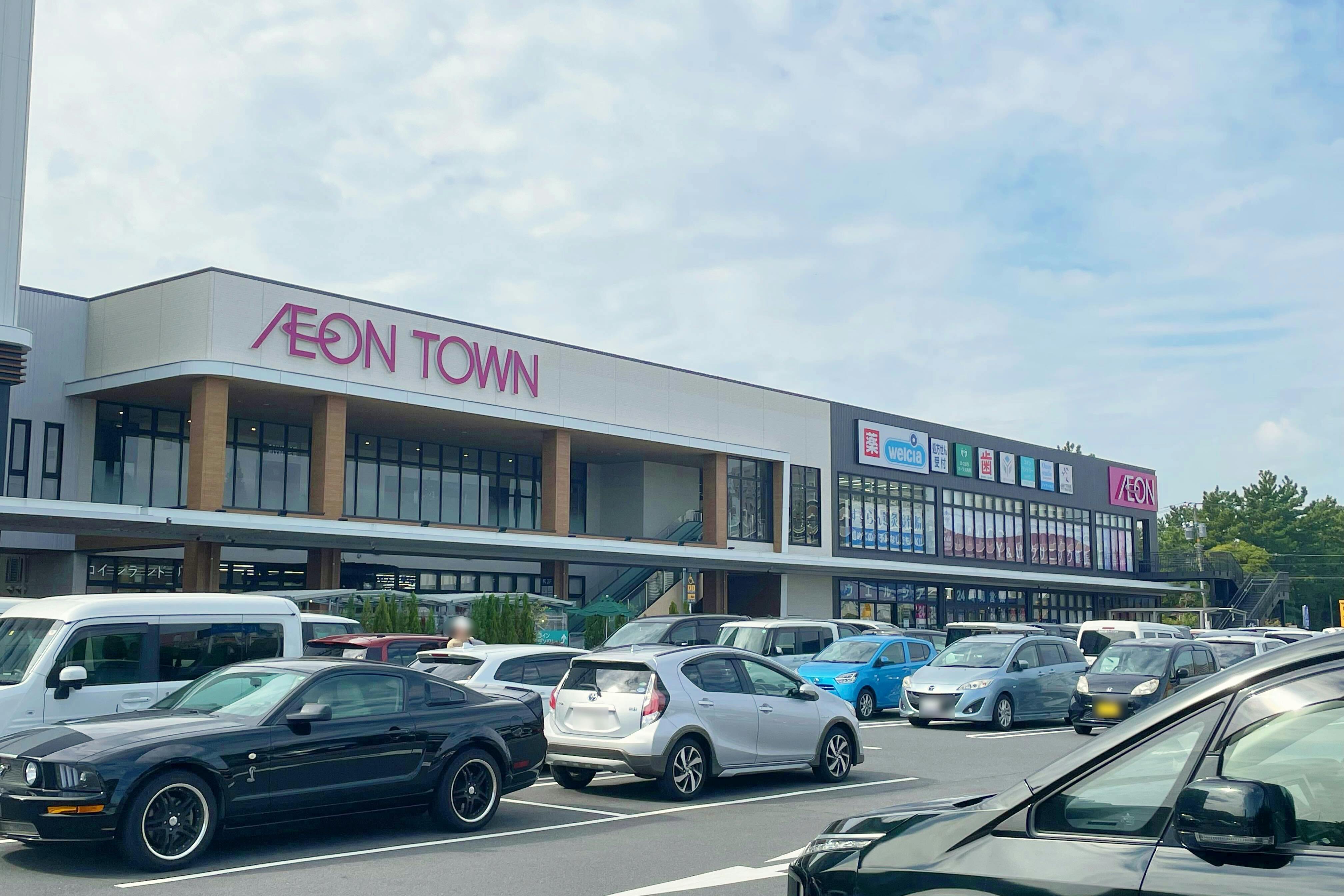 【イオンタウン幕張西】各種プロモーションイベントでの出店に最適な商業施設敷地内エスカレーター横にある軒下スペース