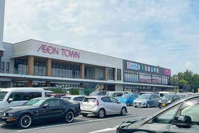 【イオンタウン幕張西】各種プロモーションイベントでの出店に最適な商業施設敷地内エスカレーター横にある軒下スペース