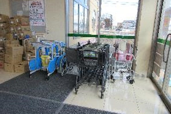 【JAファーマーズ野田宿店】食物販やプロモーションに利用可能な風除室スペース(北側)