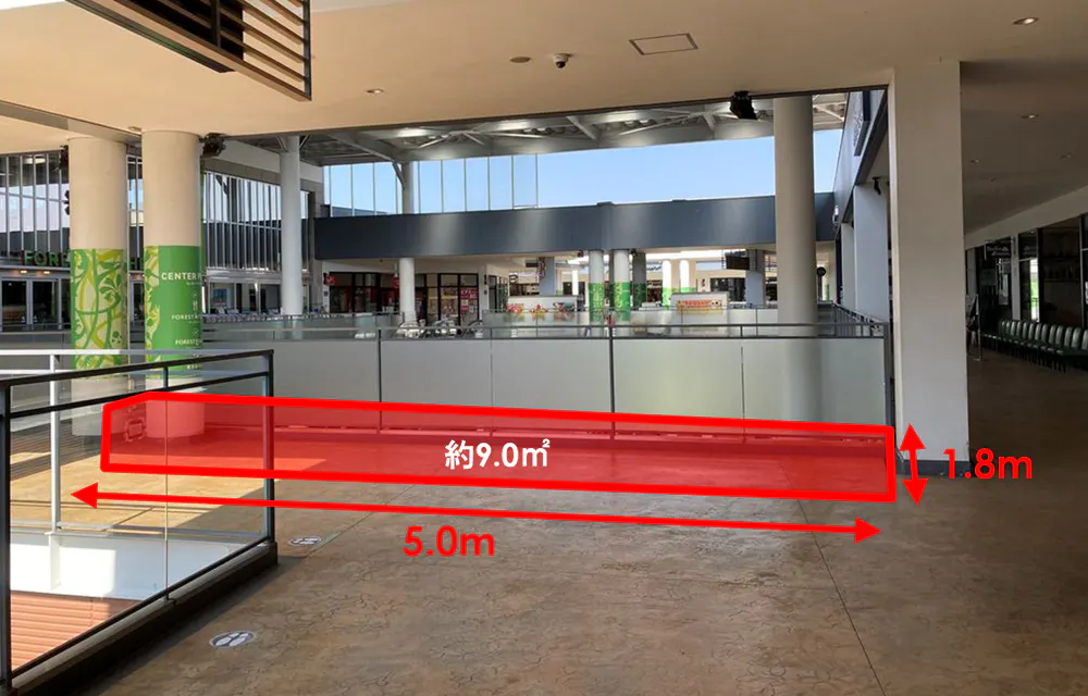 【三井アウトレットパーク 入間】2階 センタープラザ吹抜上共用通路(イーストストリート側)A・B