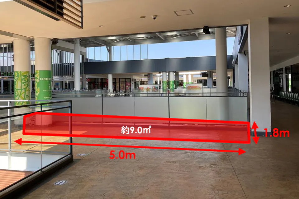 【三井アウトレットパーク 入間】2階 センタープラザ吹抜上共用通路(イーストストリート側)A・B