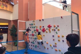 【横須賀モアーズシティ】販促イベントや大型イベントに適した飲食店エリアに位置する横須賀中央駅すぐの館内で最も広いスペース