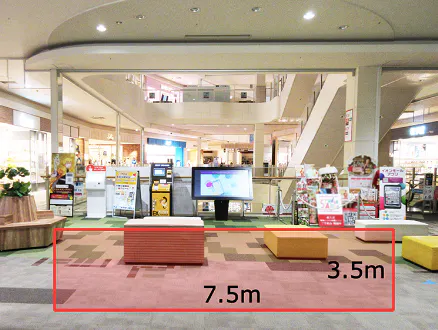 【イオンモール神戸北】2Fイオン前ブリッジ　※ベンチ移動要の画像