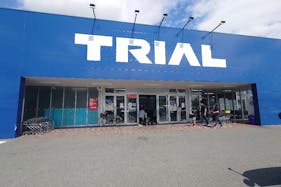 【スーパーセンタートライアル防府店】キッチンカー(調理営業)出店限定/屋外スペース