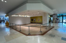 【サプラスクエア サプラ】食物販や販促プロモーションに最適!人通りが多い1階出入口近くの催事スペース