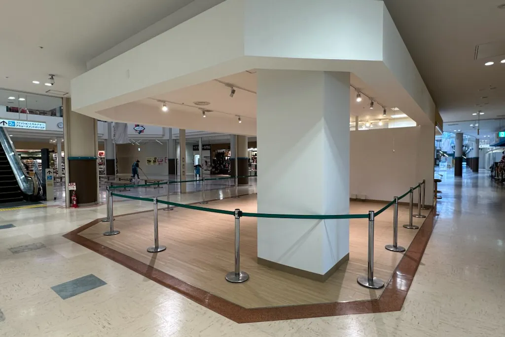 【サプラスクエア サプラ】食物販や販促プロモーションに最適!人通りが多い1階出入口近くの催事スペース