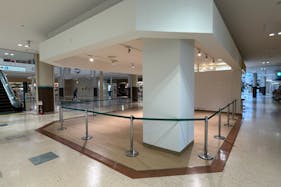 【サプラスクエア サプラ】食物販や販促プロモーションに最適!人通りが多い1階出入口近くの催事スペース