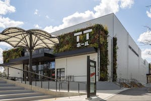 【森ノ宮駅5分/クールジャパンパーク大阪】販促プロモーションや展示会に適した劇場のロビースペース