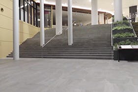 【イオンモール多摩平の森】GF 陽だまりのアトリウム