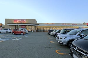 【マックスバリュ寒河江中央店】各種プロモーションイベントに最適な店内入口付近にあるイベントスペース