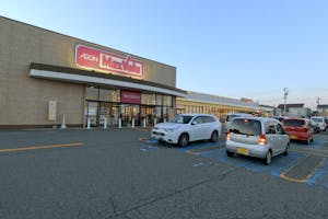 【マックスバリュ寒河江中央店】各種プロモーションイベントに最適な店内入口付近にあるイベントスペース