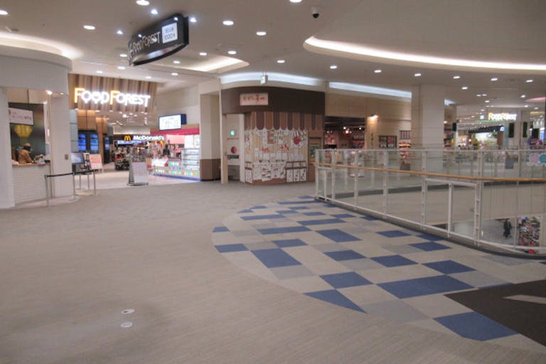 【イオンモール水戸内原】フードコート前の画像1