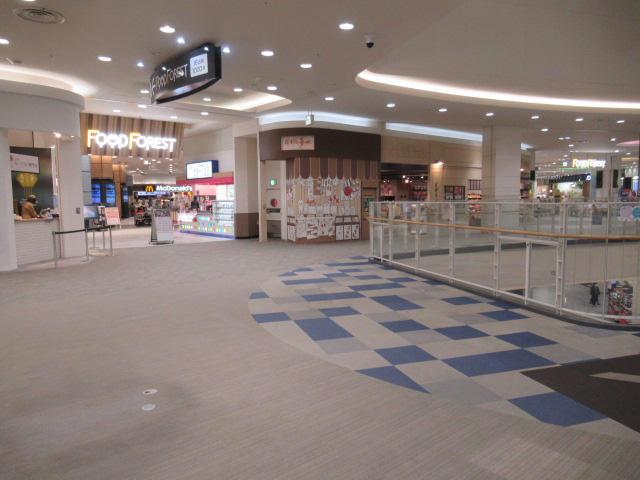 【イオンモール水戸内原】フードコート前