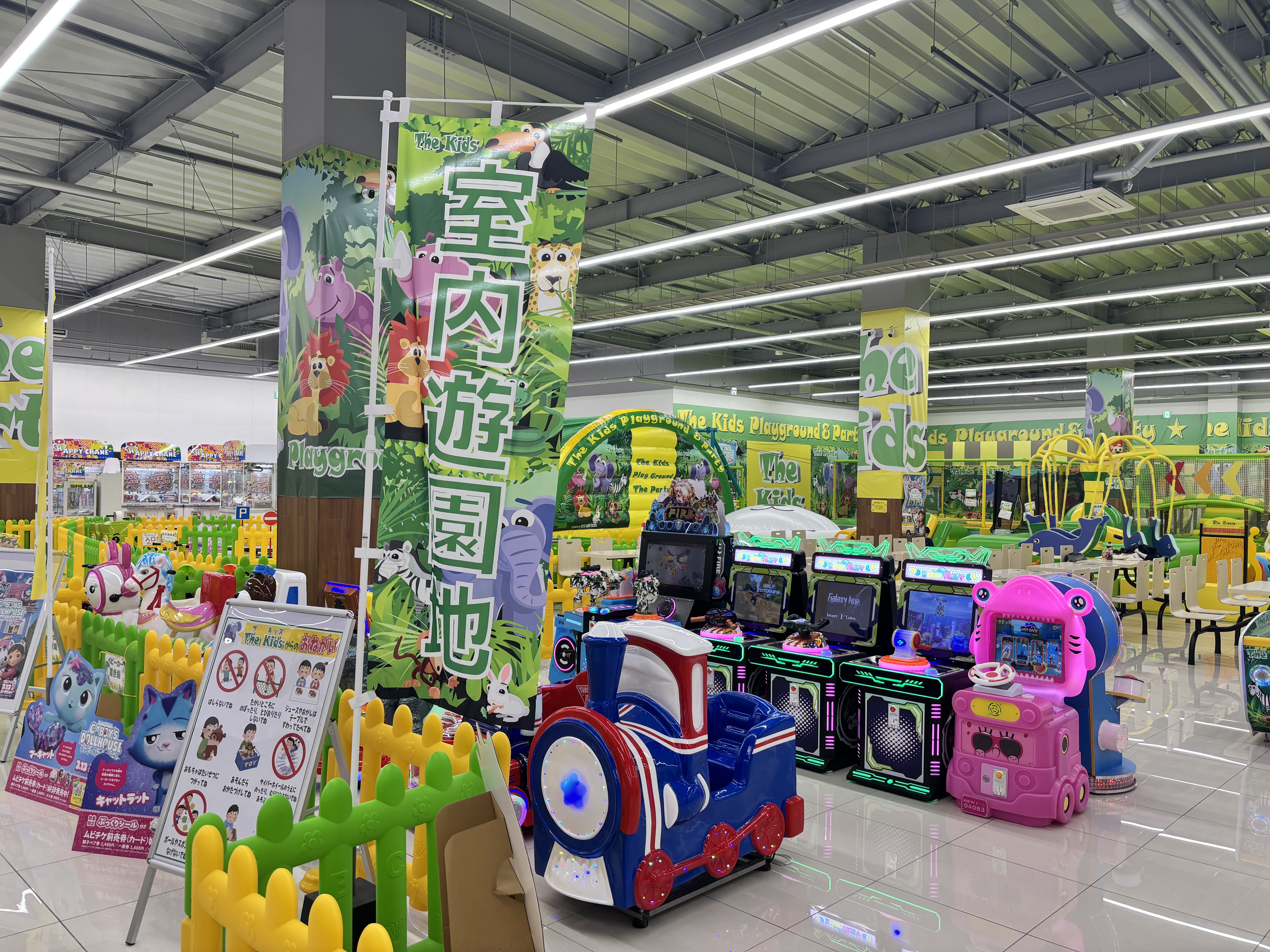 【HIヒロセスーパーコンボ三重店】プロモーションイベントに最適なホームセンターの入口レジ付近スペース