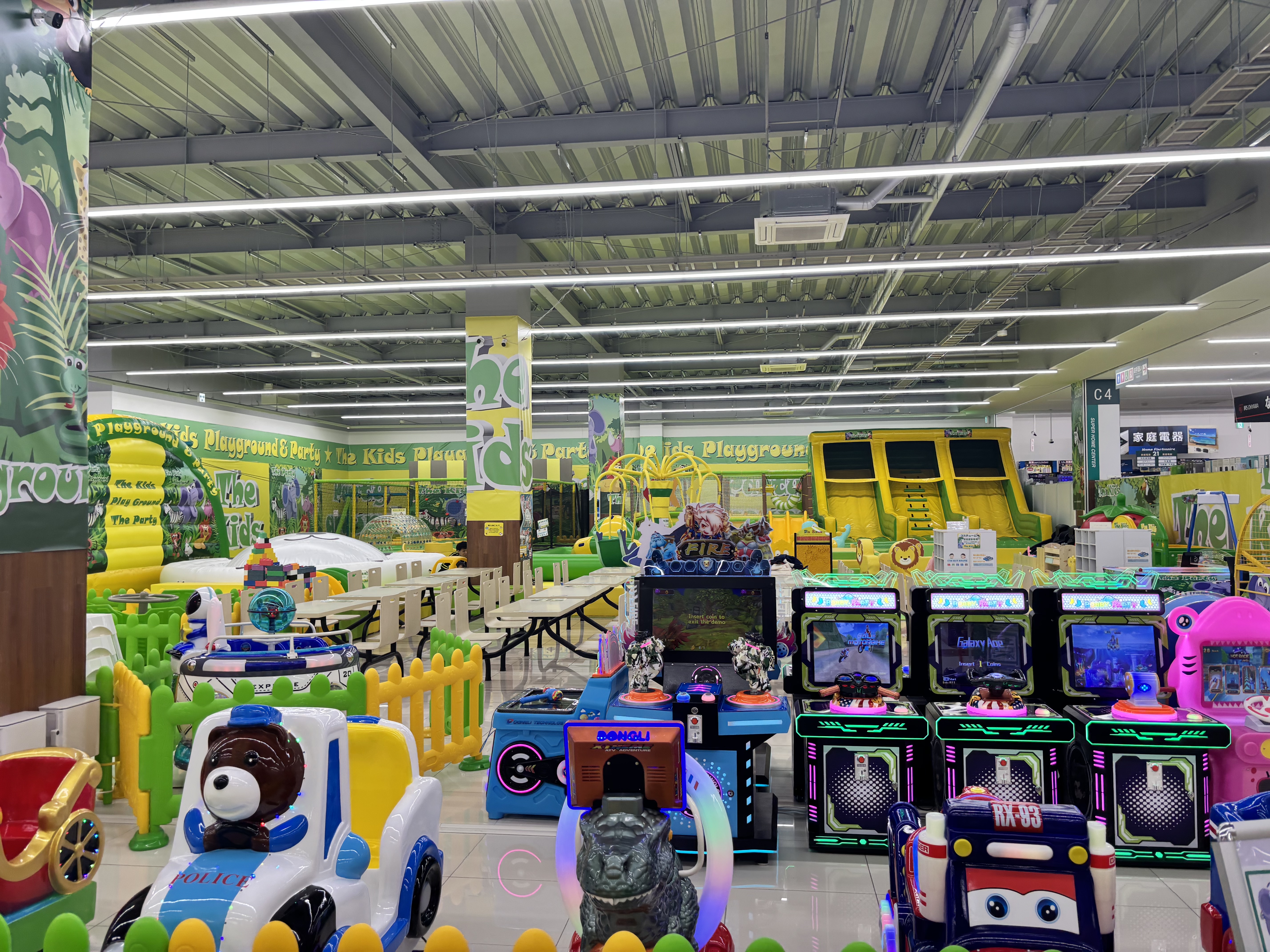 【HIヒロセスーパーコンボ三重店】プロモーションイベントに最適なホームセンターの入口レジ付近スペース