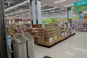 【HIヒロセスーパーコンボ三重店】プロモーションイベントに最適なホームセンターの入口レジ付近スペース