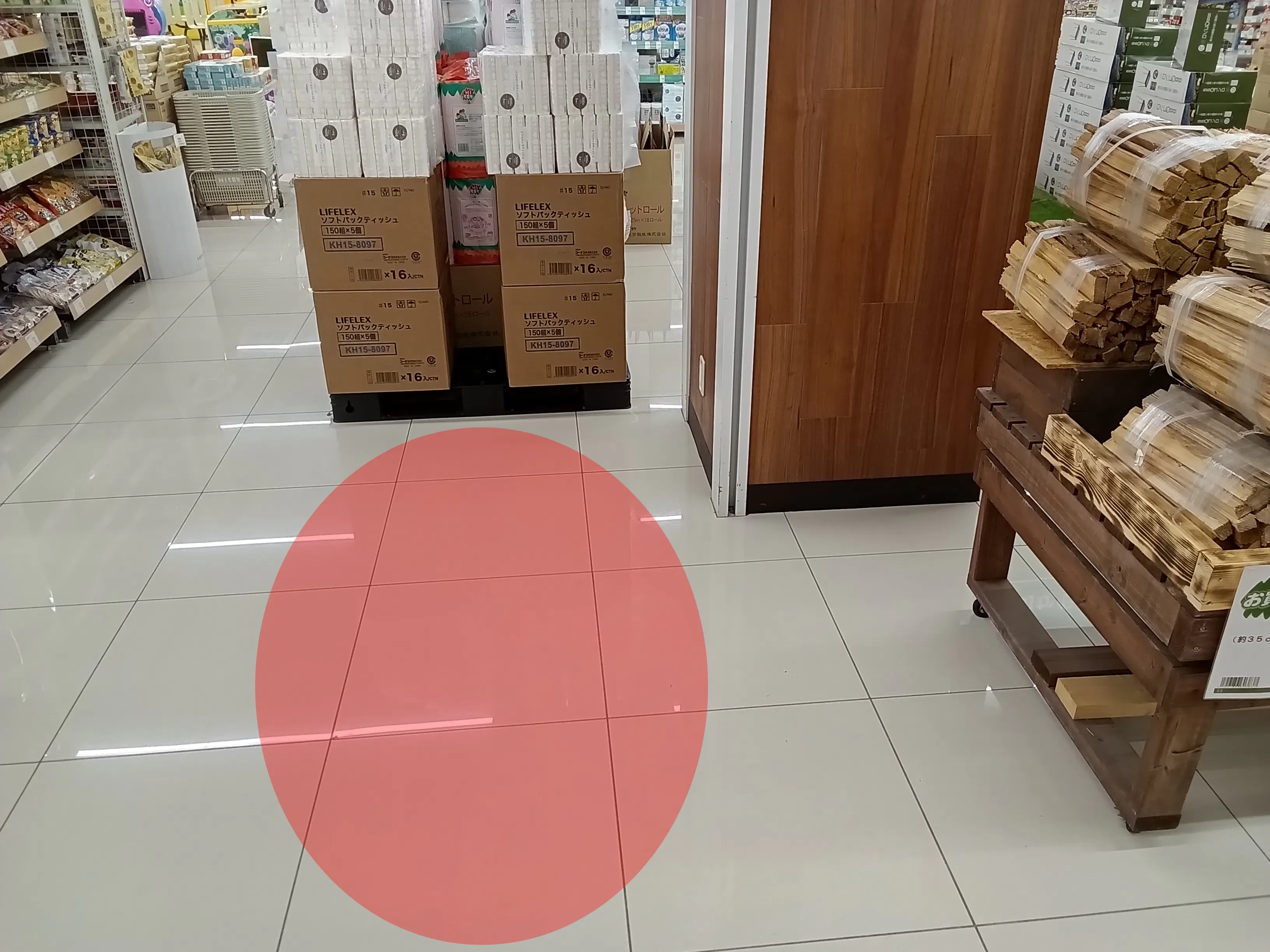 【HIヒロセスーパーコンボ三重店】プロモーションイベントに最適なホームセンターの入口レジ付近スペース