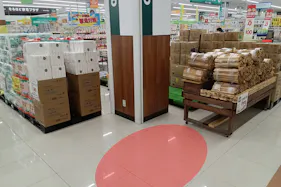 【HIヒロセスーパーコンボ三重店】プロモーションイベントに最適なホームセンターの入口レジ付近スペース