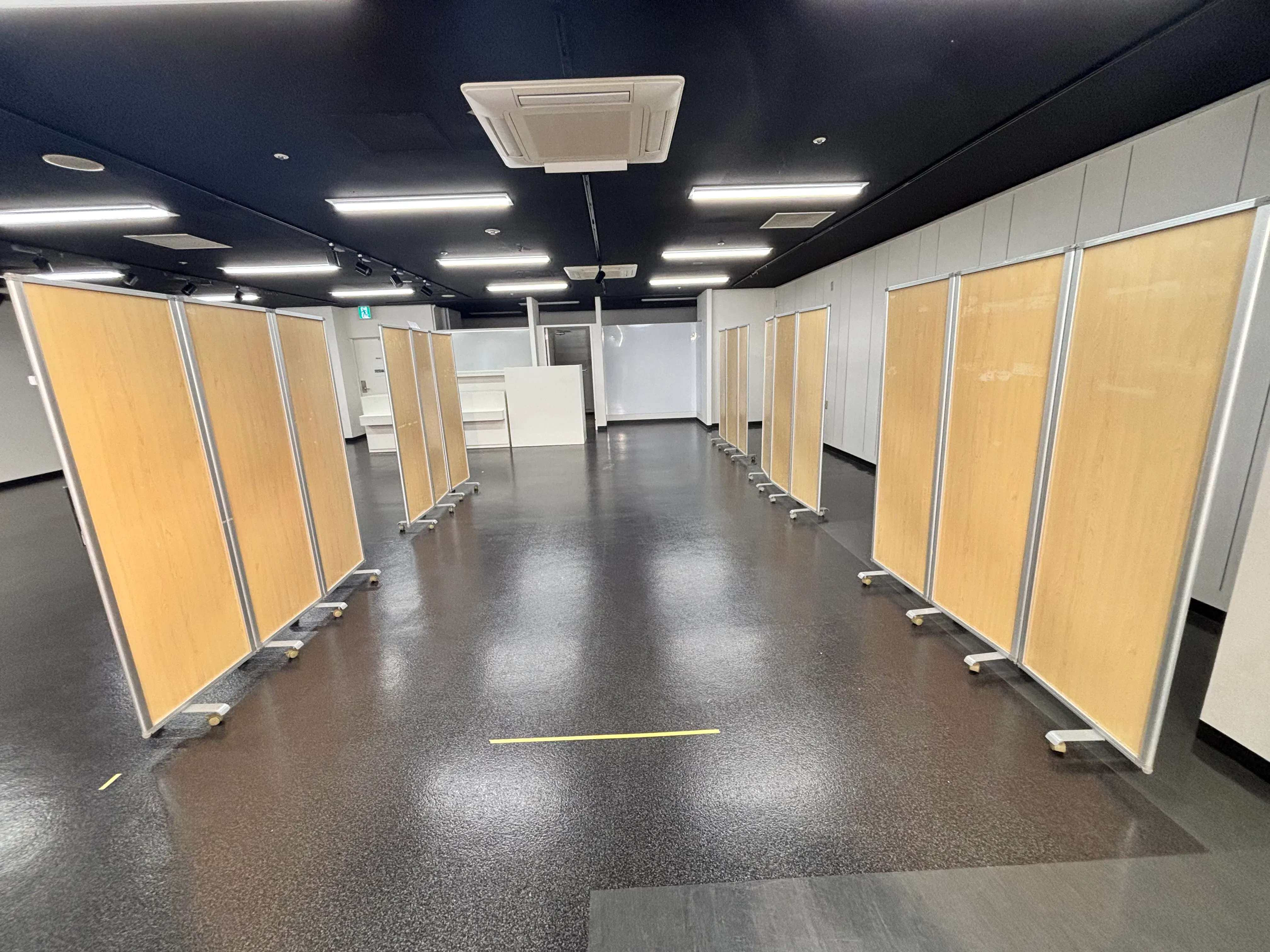 【秋葉原駅4分】展示会やポップアップストアなどの販売会に適した好立地な什器完備のイベントスペース