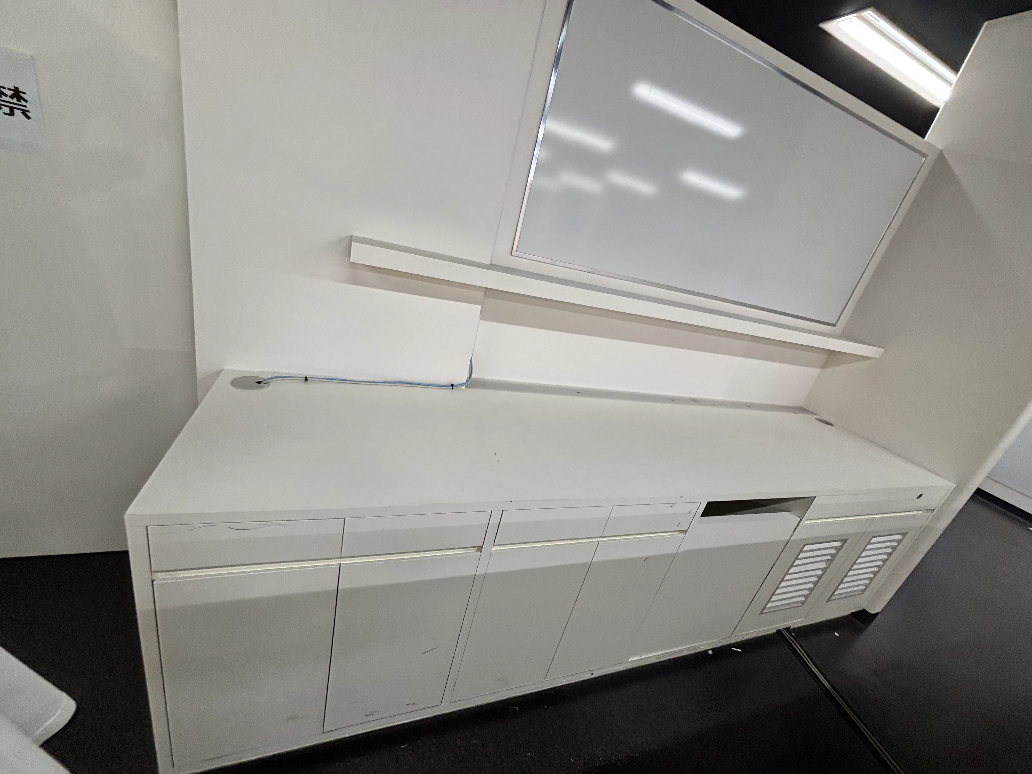 【秋葉原駅4分】展示会やポップアップストアなどの販売会に適した好立地な什器完備のイベントスペース